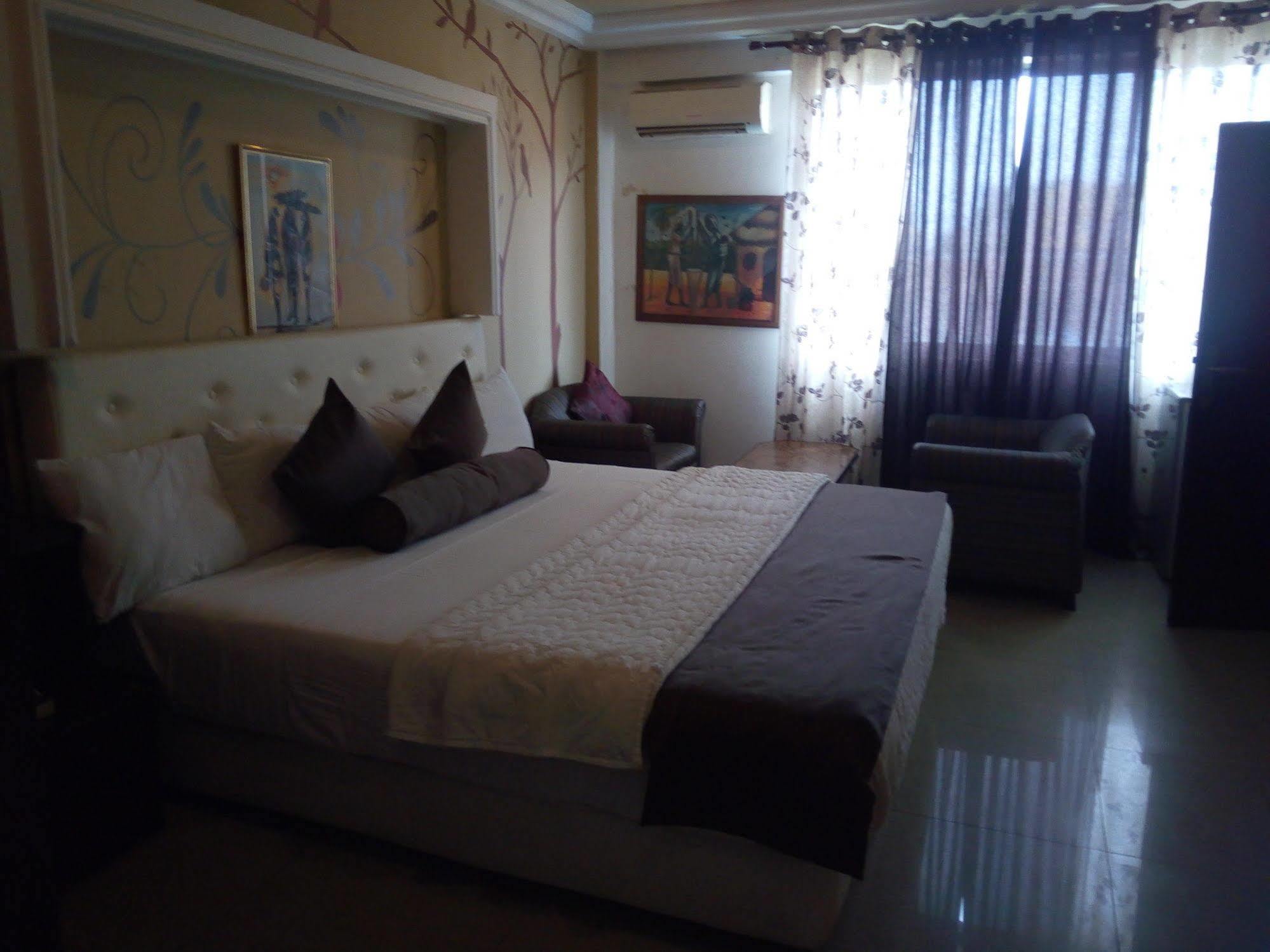 Niagara Hotel Accra Kültér fotó